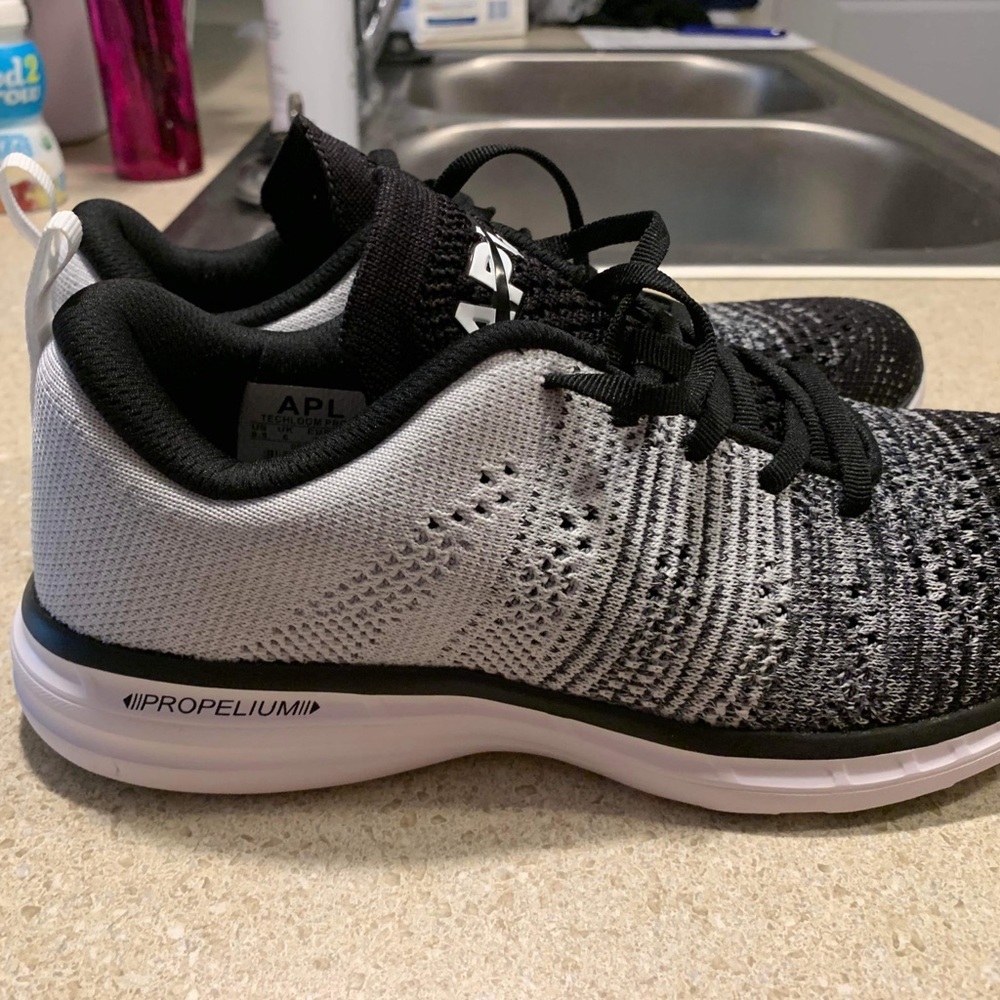 Women’s Running Shoes